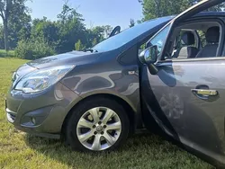 Czarny Używany 2012 Opel Meriva Minivan | 19 900 zł (Uczciwa cena)