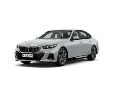 Szary brooklyn m metalizowany Używany 2024 BMW 520 Comfort Edition Sedan/Limuzyna | 244 900 zł (Super Cena)