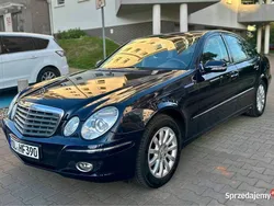 Niebieski Używany 2006 Mercedes E200 Sedan/Limuzyna | 29 900 zł