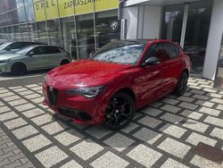 Lakier pastelowy czerwony z czarnym dachem alfa red Nowe 2025 Alfa Romeo Stelvio SUV | 251 942 zł