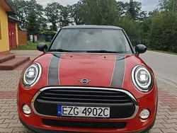 Pomarańczowy Używany 2018 Mini Cooper Hatchback | 55 900 zł (Dobra cena)