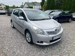 Srebrny (metalik) Używany 2010 Toyota Verso Minivan | 26 900 zł (Uczciwa cena)
