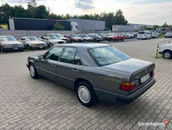 Grafitowy Używany 1987 Mercedes E250 Sedan/Limuzyna | 26 900 zł