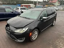 Czarny Używany 2018 Chrysler Pacifica SUV | 49 500 zł