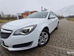 Biały Używany 2016 Opel Insignia Kombi | 34 900 zł (Dobra cena)