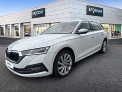 Biały Używany 2021 Skoda Octavia Style Hatchback | 89 900 zł (Dość drogi)