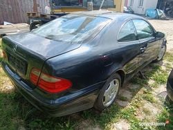 Używany 1999 Mercedes 200 | 900 zł