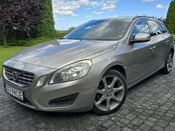 Złoty Używany 2010 Volvo V60 Momentum Kombi | 29 900 zł (Dość drogi)
