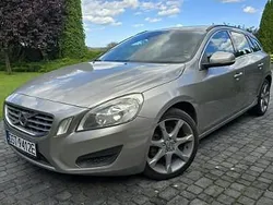 Złoty Używany 2010 Volvo V60 Momentum Kombi | 29 900 zł (Drogi)
