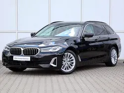 Czarny Używany 2022 BMW 520 Luxury Line Kombi | 169 900 zł