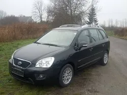 Czarny Używany 2011 Kia Carens 2 Minivan | 16 300 zł (Super Cena)
