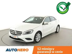 Biały (metalik) Używany 2015 Mercedes A180 Hatchback | 53 900 zł (Uczciwa cena)