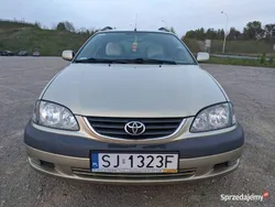 Złoty Używany 2002 Toyota Avensis Sol Kombi | 3600 zł