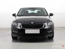 Czarny Używany 2017 Skoda Octavia Hatchback | 39 999 zł (Uczciwa cena)