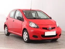 Czerwony Używany 2009 Toyota Aygo Hatchback | 7999 zł (Dobra cena)
