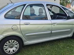 Srebrny Używany 2006 Citroën Xsara Picasso Minivan | 3250 zł (Dobra cena)