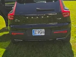 Czarny Używany 2018 Volvo XC40 R-Design SUV | 105 000 zł (Uczciwa cena)