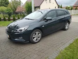 Zielony Używany 2017 Opel Astra Kombi | 34 900 zł (Uczciwa cena)