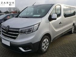 Srebrny Używany 2024 Renault Trafic Equilibre Minivan | 149 900 zł (Drogi)