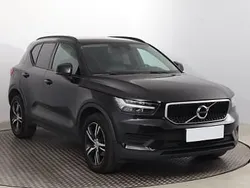 Czarny Używany 2019 Volvo XC40 SUV | 79 999 zł (Dobra cena)