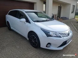 Biały Używany 2014 Toyota Avensis Luna Kombi | 33 900 zł (Dobra cena)