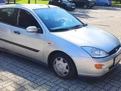 Srebrny Używany 2000 Ford Focus Ghia Hatchback | 2550 zł (Dobra cena)