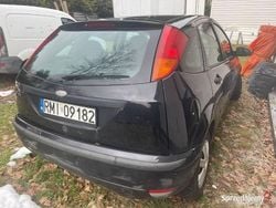 Czarny Używany 2001 Ford Focus Hatchback | 1700 zł (Uczciwa cena)