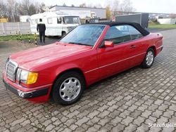 Czerwony Używany 1993 Mercedes E300 Kabriolet | 52 900 zł
