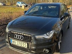 Czarny Używany 2012 Audi A1 S-Line Hatchback | 38 500 zł (Uczciwa cena)