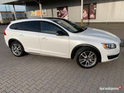 Używany 2016 Volvo V60 CC Momentum Kombi | 75 000 zł