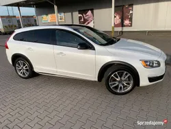 Używany 2016 Volvo V60 CC Momentum Kombi | 78 500 zł