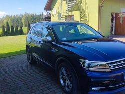 Granatowy Używany 2018 VW Tiguan R-line SUV | 88 000 zł (Dość drogi)