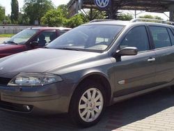 Szary (metalik) Używany 2001 Renault Laguna II Sedan/Limuzyna | 42 900 zł
