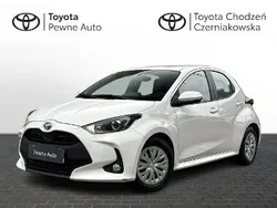 Biały Używany 2022 Toyota Yaris Hybrid Comfort Hatchback | 69 900 zł (Dobra cena)
