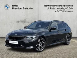 Czarny szafir metalizowany Używany 2024 BMW 320 Comfort Edition Kombi | 219 900 zł