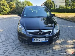 Czarny Używany 2006 Opel Zafira Minivan | 10 800 zł (Uczciwa cena)
