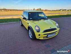 Żółty Używany 2004 Mini Cooper Hatchback | 6300 zł (Dość drogi)