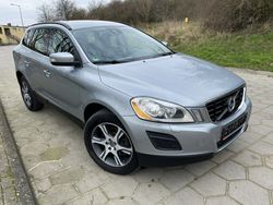 Srebrny Używany 2013 Volvo XC60 SUV | 51 998 zł (Uczciwa cena)