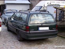 Zielony Używany 1993 Opel Omega Kombi | 3999 zł