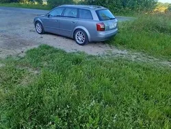 Srebrny Używany 2002 Audi A4 Kombi | 9750 zł (Dość drogi)