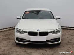 Biały Używany 2015 BMW 320 Kombi | 58 999 zł (Dość drogi)
