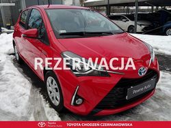 Czerwony Używany 2019 Toyota Yaris Hybrid City Hatchback | 69 900 zł (Uczciwa cena)
