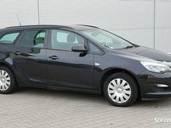 Czarny Używany 2015 Opel Astra Kombi | 22 700 zł (Uczciwa cena)
