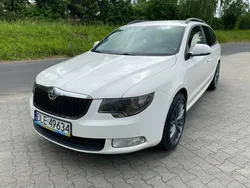 Biały Używany 2012 Skoda Superb Kombi | 29 990 zł (Dobra cena)
