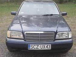 Używany 1995 Mercedes 250 Sedan/Limuzyna | 8500 zł