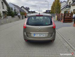 Brązowy Używany 2011 Renault Grand Scénic III Minivan | 18 000 zł (Uczciwa cena)