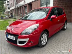Bordowy Używany 2009 Renault Scénic III Minivan | 15 900 zł (Uczciwa cena)