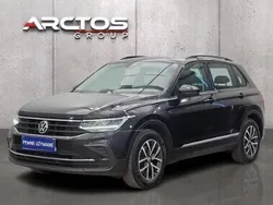 Czarny (metalik) Używany 2021 VW Tiguan Life SUV | 92 600 zł (Dobra cena)