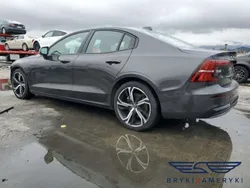 Szary Używany 2023 Volvo S60 Sedan/Limuzyna | 80 910 zł
