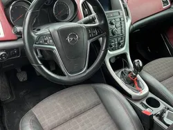 Srebrny Używany 2011 Opel Astra GTC Coupe | 26 000 zł (Uczciwa cena)